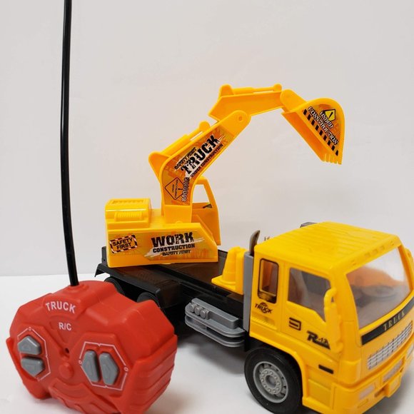 New Remote Controlled Excavator - Picture 6 of 9